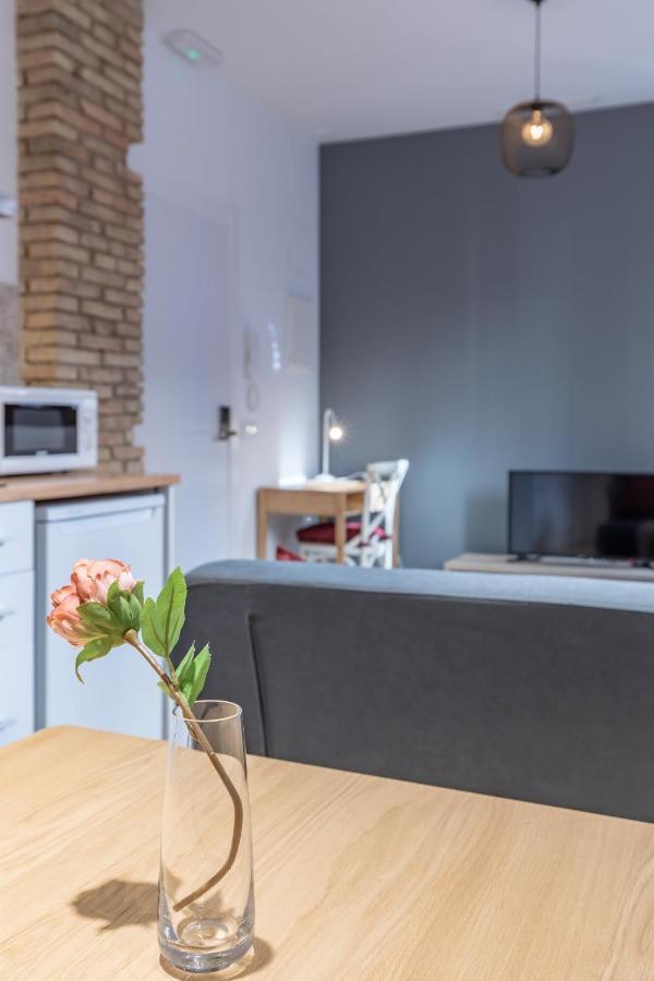 Apt With Antique Floor & Lots Of Sun Light Βαλένθια Εξωτερικό φωτογραφία