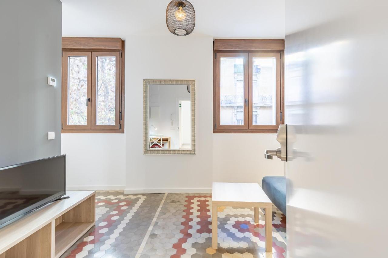 Apt With Antique Floor & Lots Of Sun Light Βαλένθια Εξωτερικό φωτογραφία