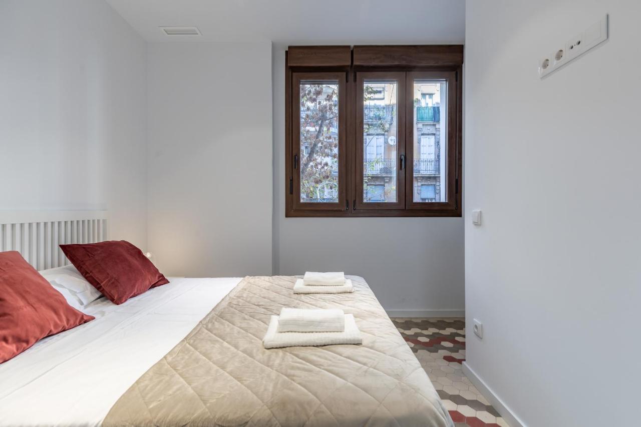 Apt With Antique Floor & Lots Of Sun Light Βαλένθια Εξωτερικό φωτογραφία